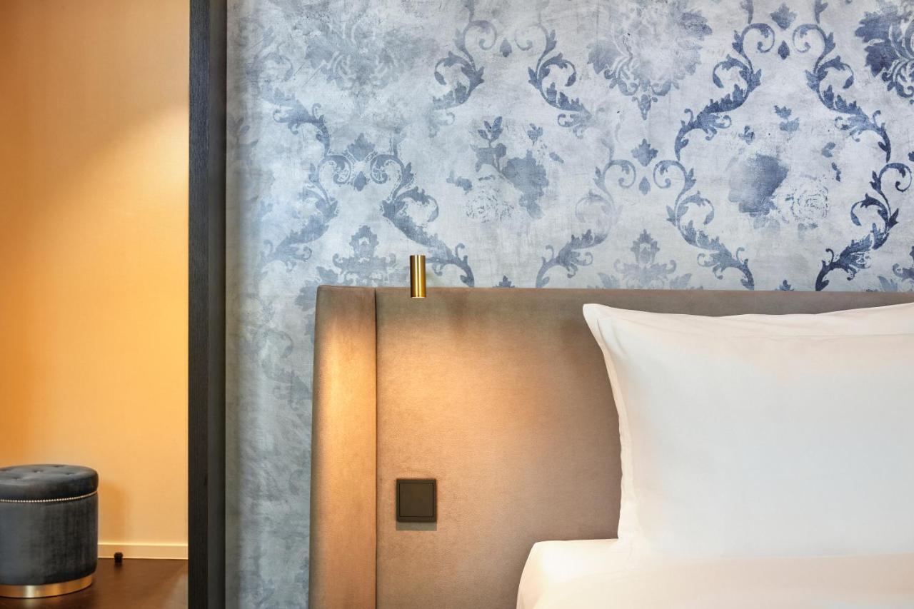 Hyperion Hotel ซาลซ์บูร์ก ภายนอก รูปภาพ A room at the hotel