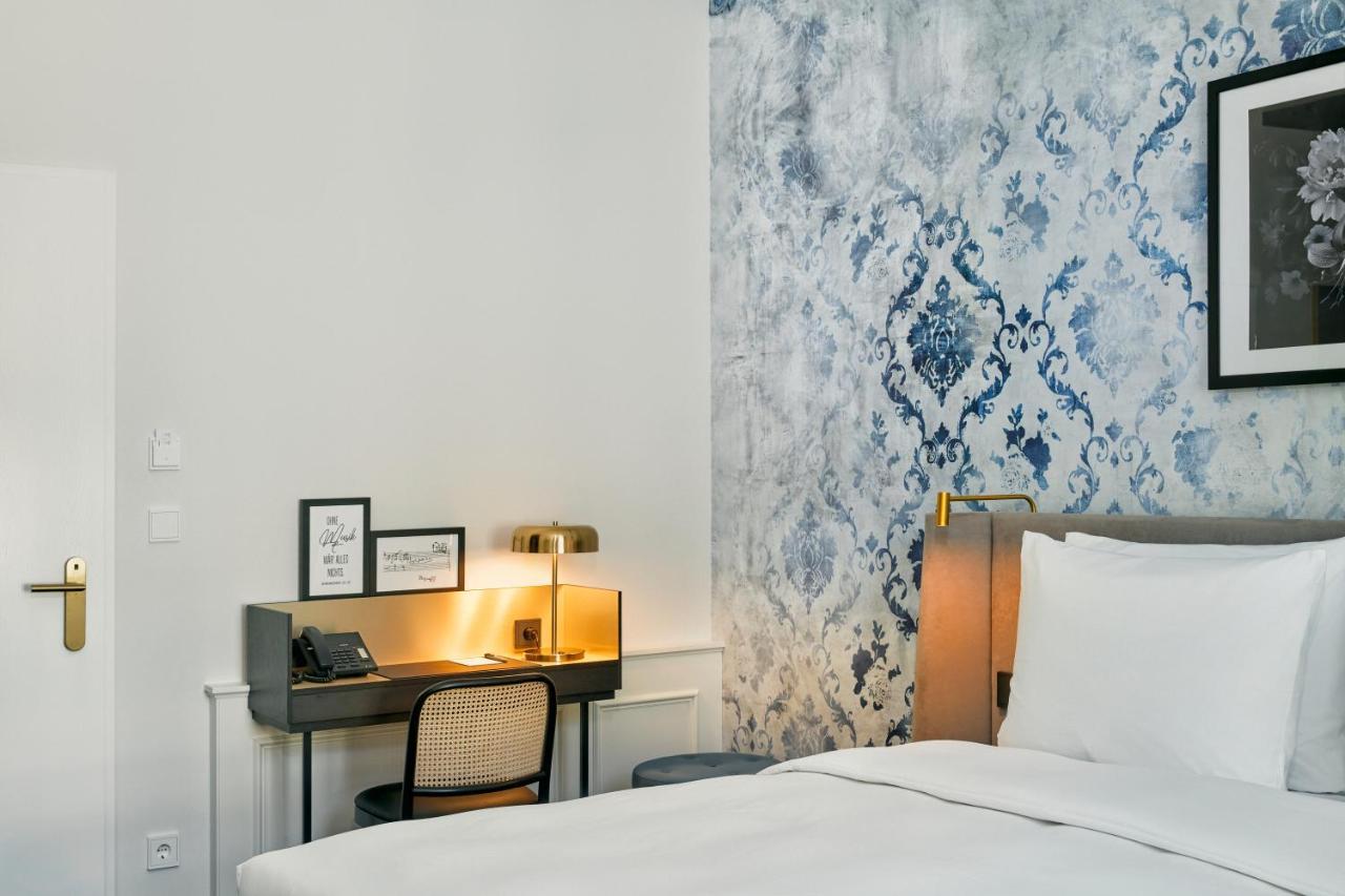Hyperion Hotel ซาลซ์บูร์ก ภายนอก รูปภาพ A guest room at the hotel