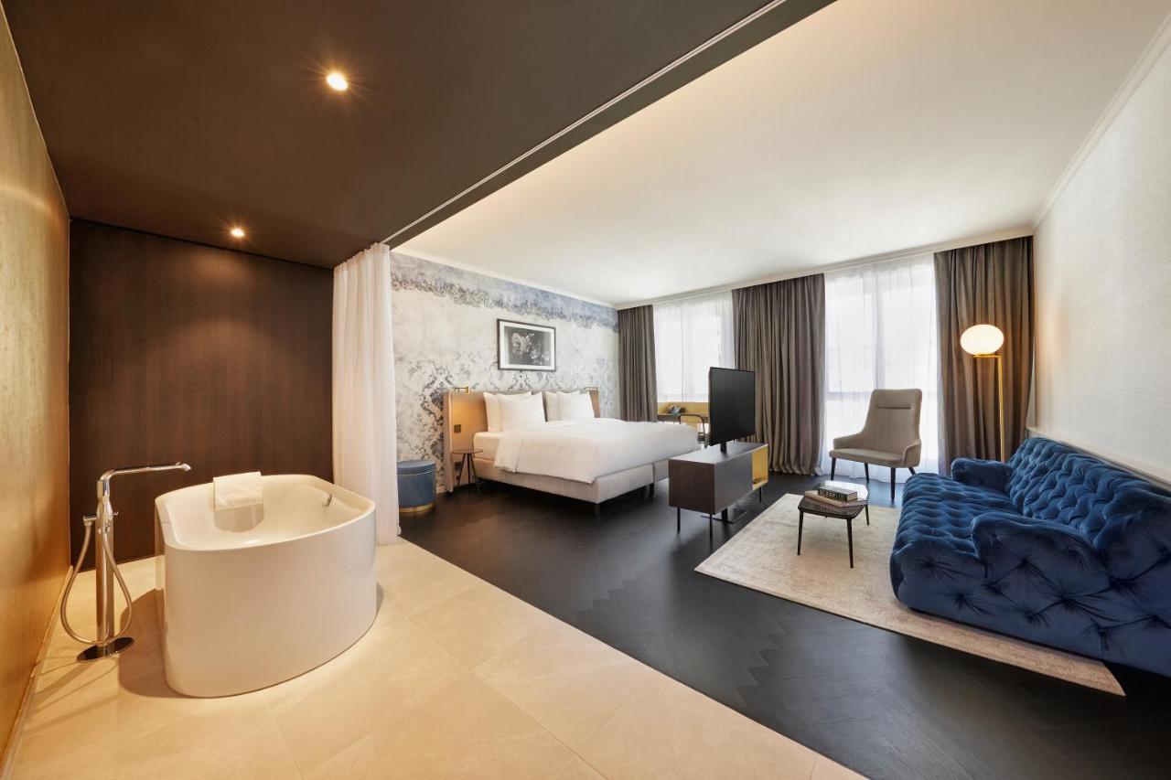 Hyperion Hotel ซาลซ์บูร์ก ภายนอก รูปภาพ A suite at the hotel
